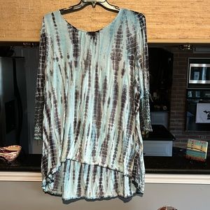 New Directions Woman Weekend blue tye dyed top with lace sleeves